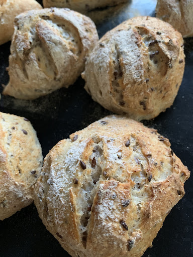 Dinkel-Leinsamen-Brötchen - Sauerteigliebe